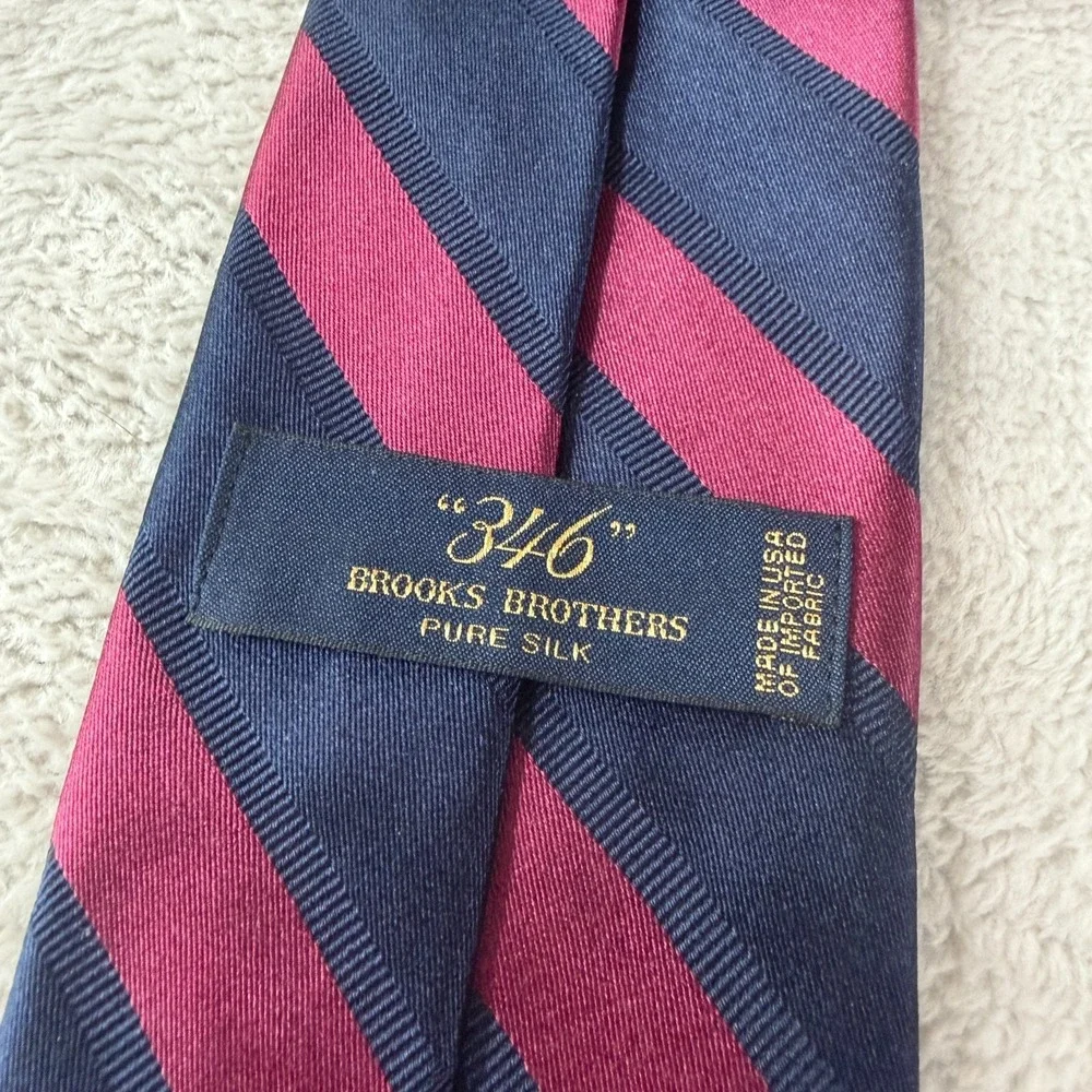 Brooks Brothers 346 Mens Necktie Silk Striped Red Navy 58x3 Skinny Wedding EUC
